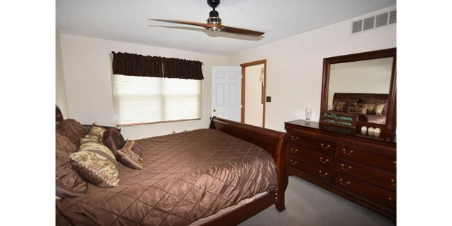 Building Photo - 3464