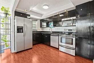 Building Photo - 2771 Taft St