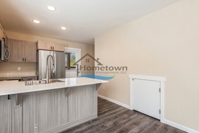 Building Photo - Craftsman-Style Home in Coeur d'Alene with 2 Bedrooms, 1.5 Bathrooms!