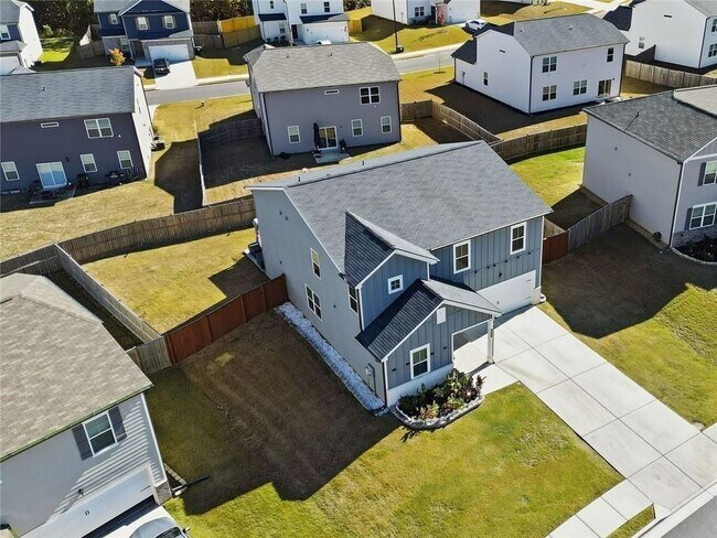 Building Photo - 196 Summit Pointe Dr