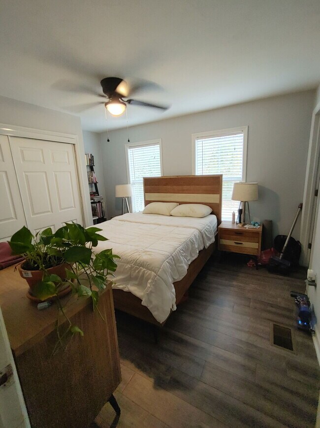 Building Photo - Modern Living 2Bd/2Ba
