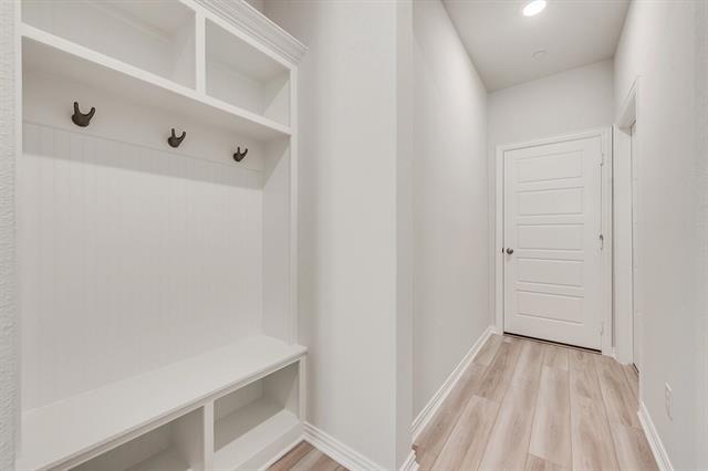 Building Photo - 4221 Willow Pond Dr