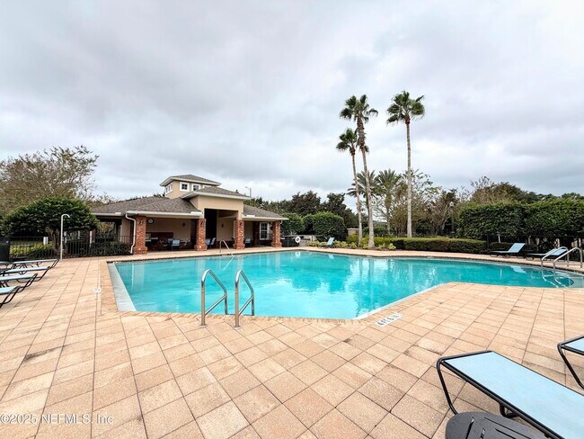 Building Photo - 8106 Summer Cove Ct