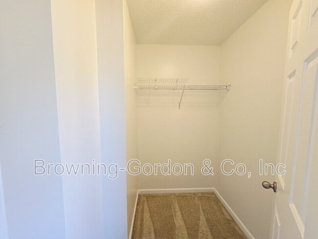 Building Photo - 1657 Comanche Run