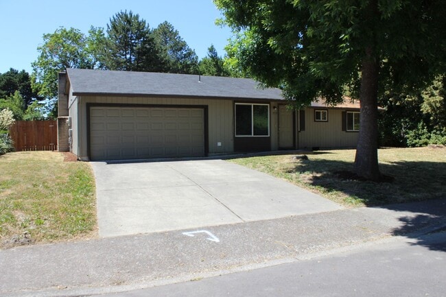 Building Photo - 4 bedroom 2 bath house
