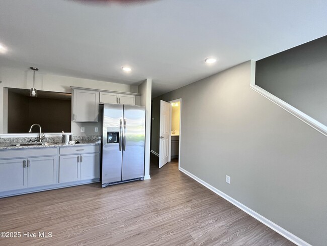 Building Photo - 2708 Jefferson Dr