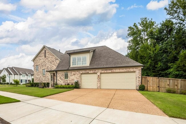 Building Photo - 1385 Belfair Dr