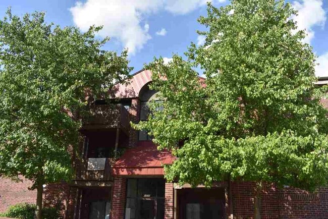 Primary Photo - 1350 Brook St
