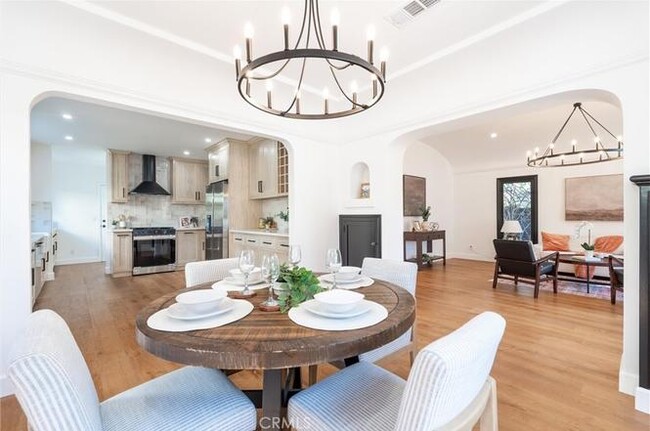 Building Photo - 230 Orizaba Ave