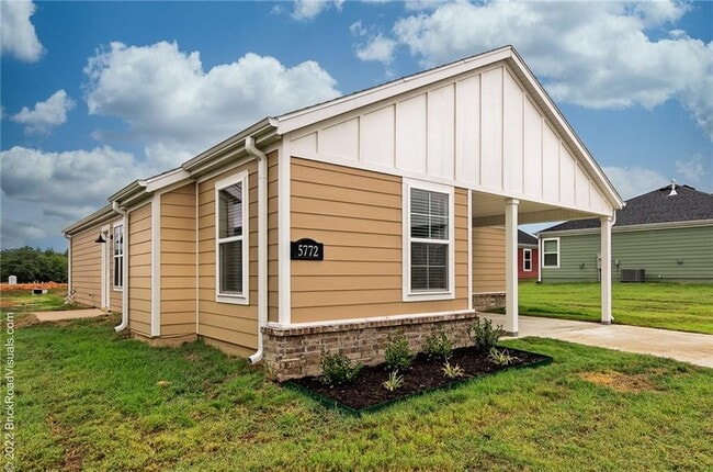 Building Photo - 5772 Holdcroft Dr