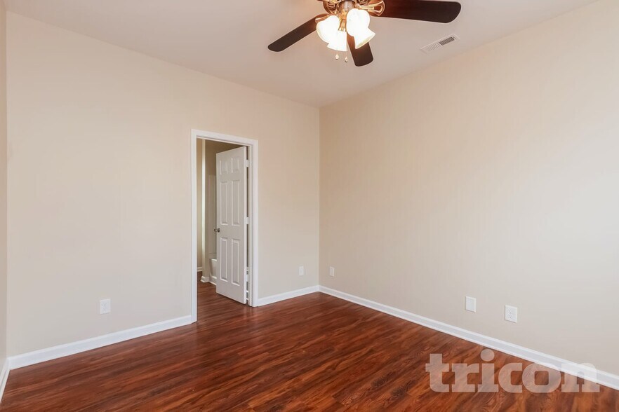 Building Photo - 1309 Peach Park Ln