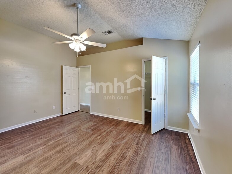 Building Photo - 2377 Companion Cir E