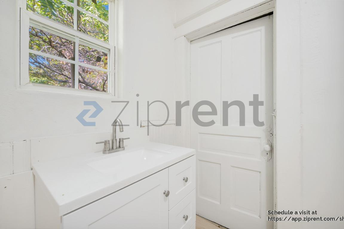 Building Photo - 3711 Wendelkin St