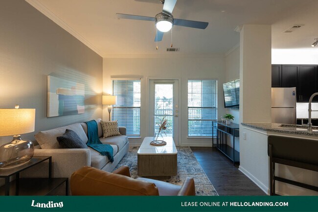 Building Photo - 420 W Slaughter Ln