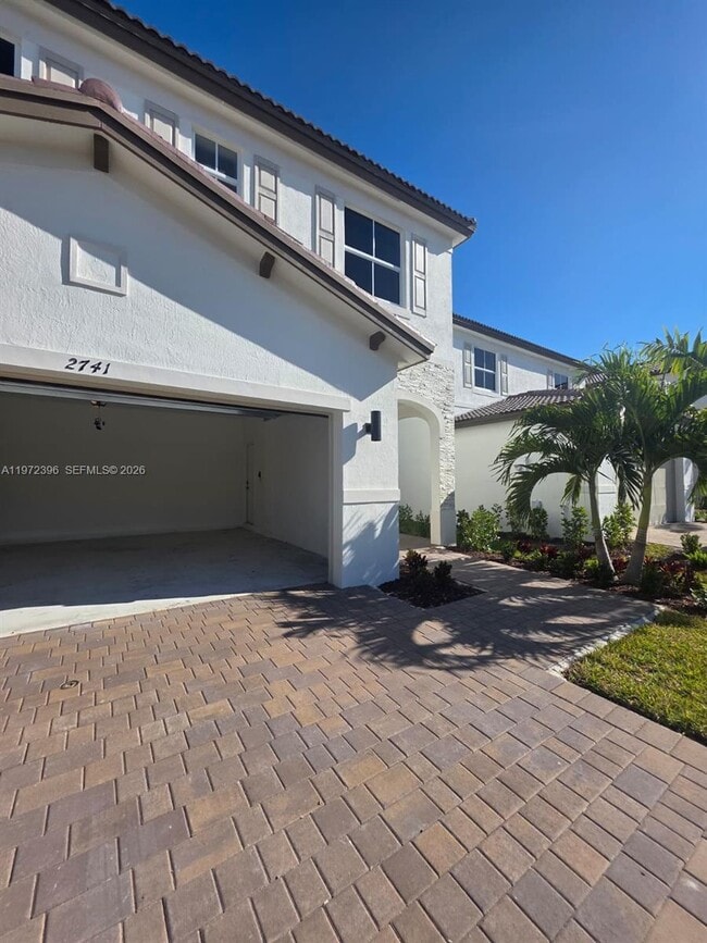 Building Photo - 2741 SE 24th Ct