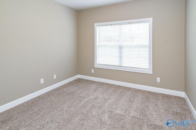Building Photo - 8821 Belle Mor Dr NW