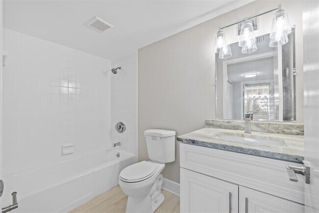 Building Photo - 3301 Bayshore Blvd
