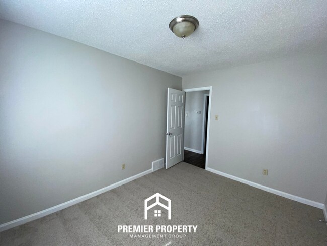 Building Photo - 4448 Kings Valley Cove W