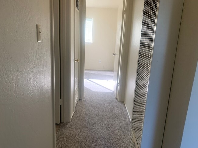 Building Photo - 2899001/60