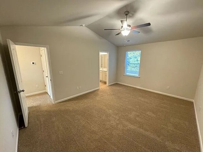 Building Photo - Modern Four Bedroom Home