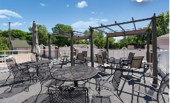 deck - 2040 Como Ave