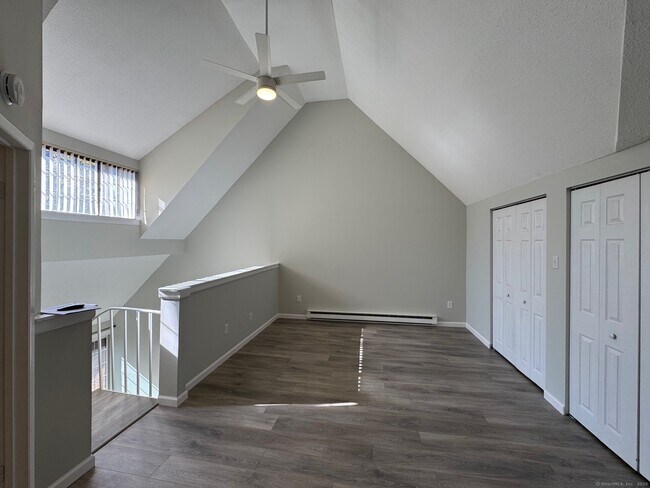 Building Photo - 181 Loomis Dr