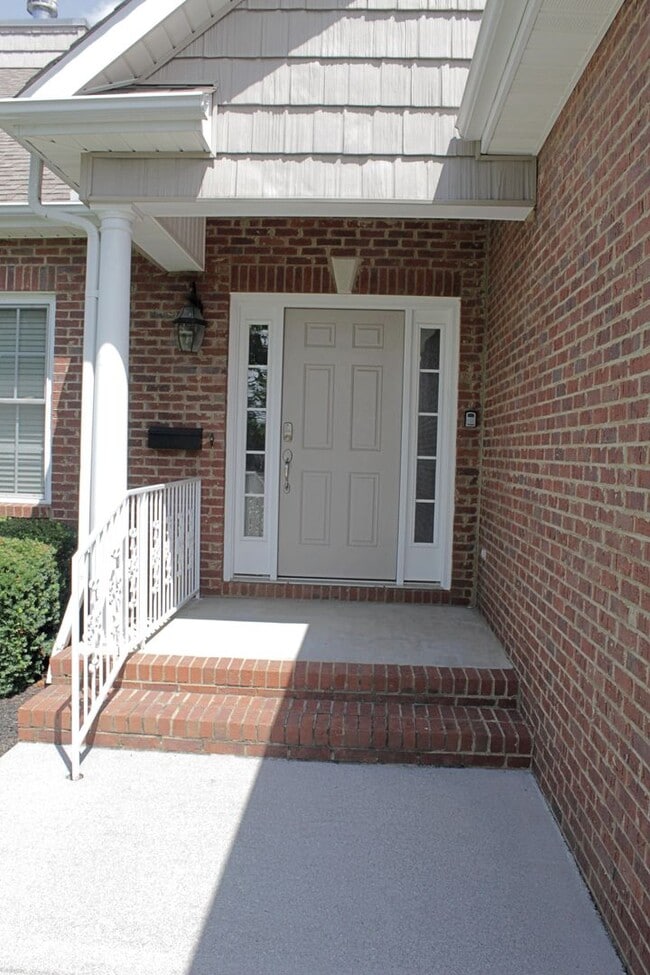 Building Photo - For Rent - Charming 3BR/2BA Home in Macken...