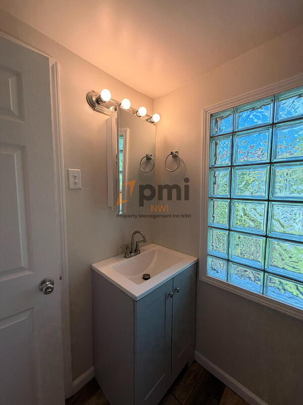 Building Photo - 4816 Massachusetts St