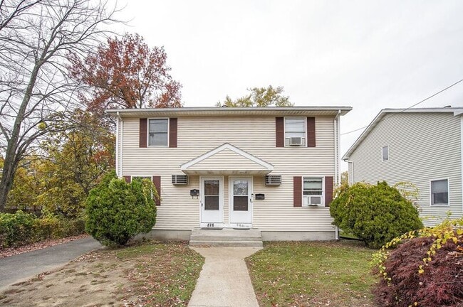 Primary Photo - 878 St James Ave