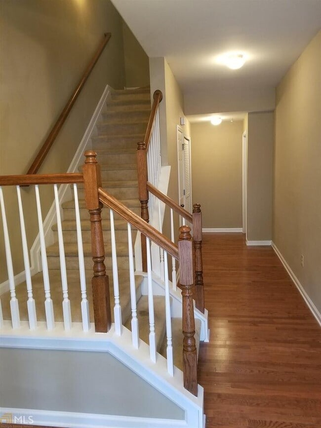 Building Photo - 3616 Utoy Dr SW