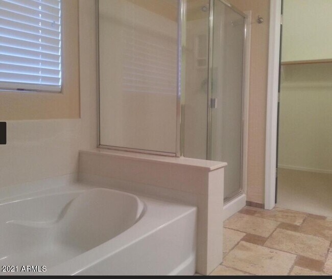 Building Photo - 3146 E Kingbird Pl