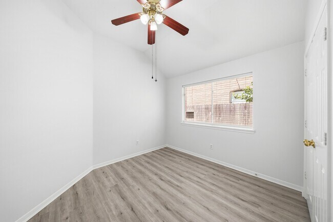 Building Photo - 4723 Knights Branch Dr