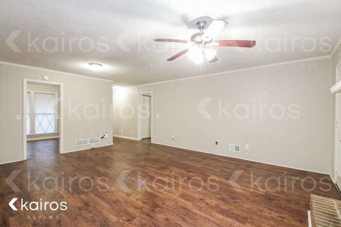 Building Photo - 340 Carterhill Dr