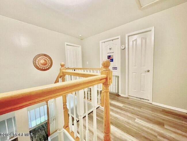 Building Photo - 562 Clubhouse Dr