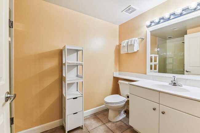 Building Photo - 104 Gulfside Ct