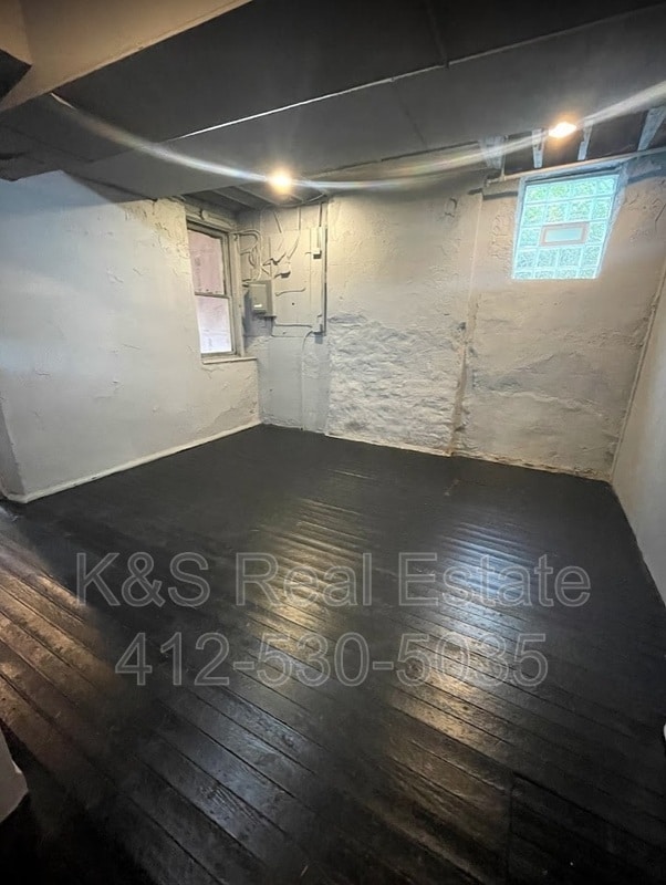 Building Photo - 221 Orchard Pl