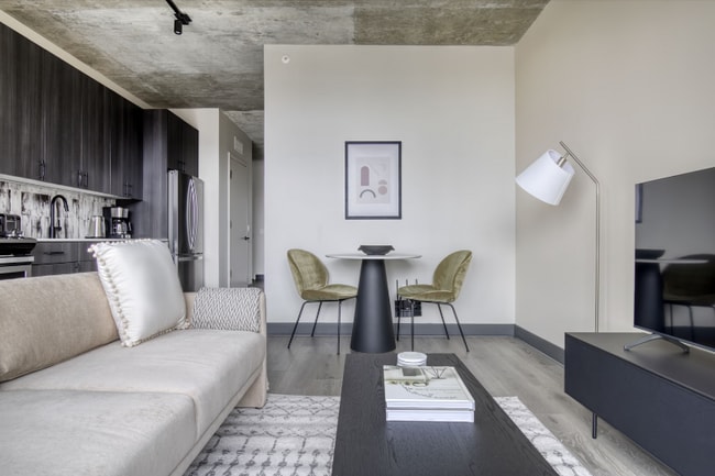 Building Photo - 208 N Ada St