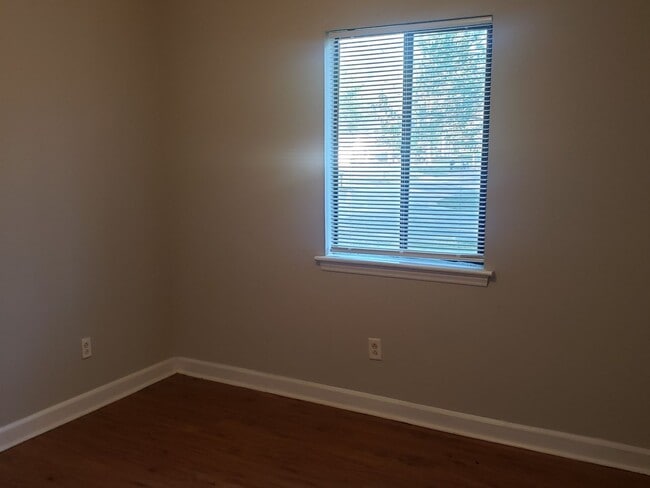 Building Photo - Adorable 3 Bedroom Home in Hemby Bridge!