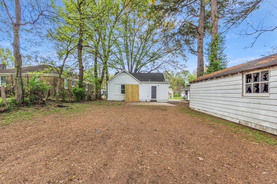 Building Photo - 3480 Vernon Ave
