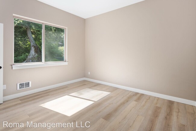 Building Photo - 425 W Lake Samish Dr