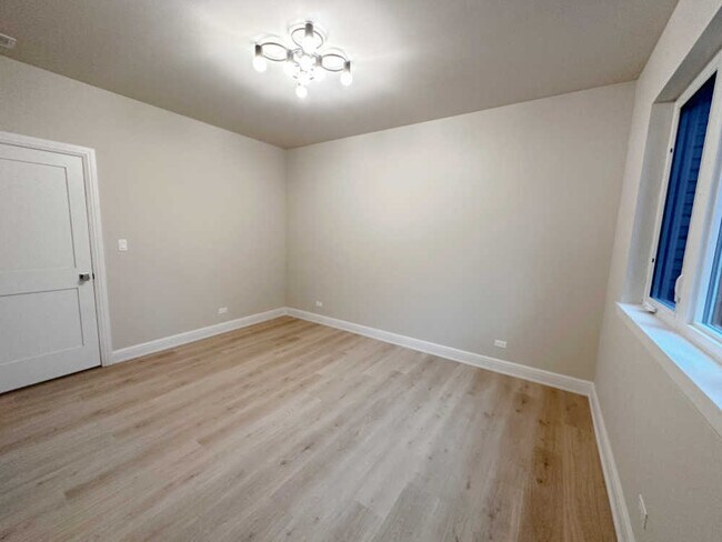 Building Photo - 4315 S Indiana Ave