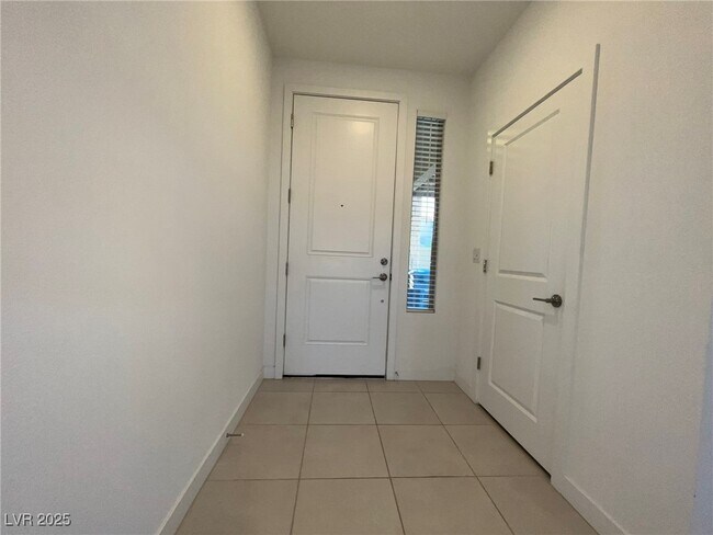 Building Photo - 612 Emerson Creek Ct