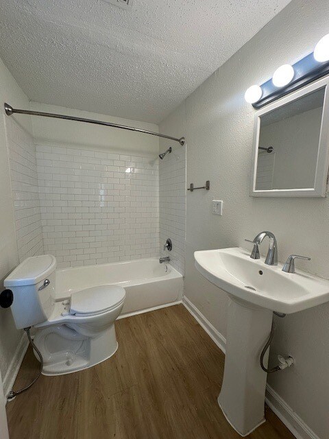 Building Photo - Renovated 3 Bedroom Home Near Riverside And Avondale