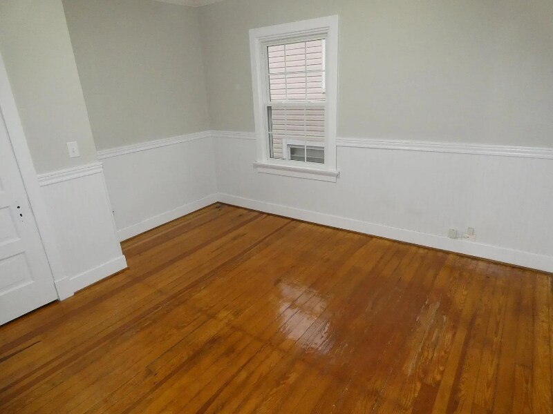 Building Photo - 616 St Nicholas Ave