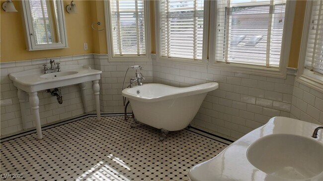 Building Photo - 3030 American River Ln