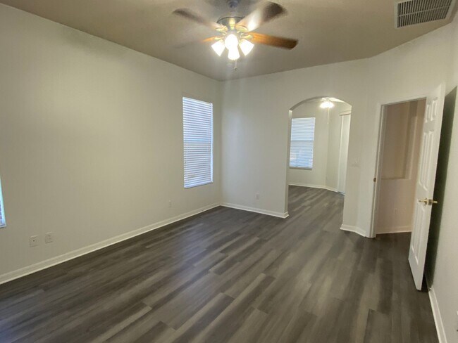 Building Photo - Pool Home for Rent