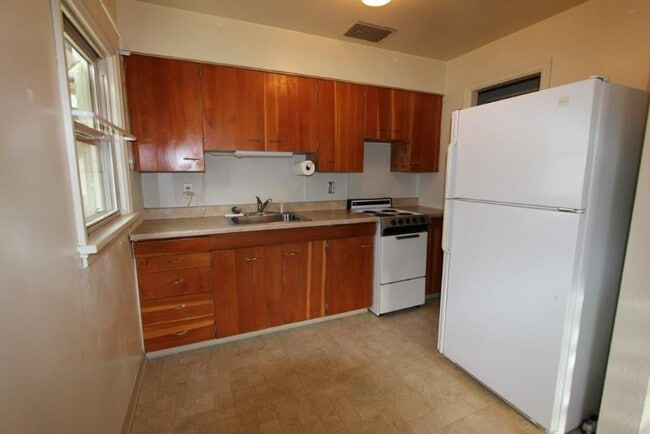 Building Photo - Malbec 4-Plex