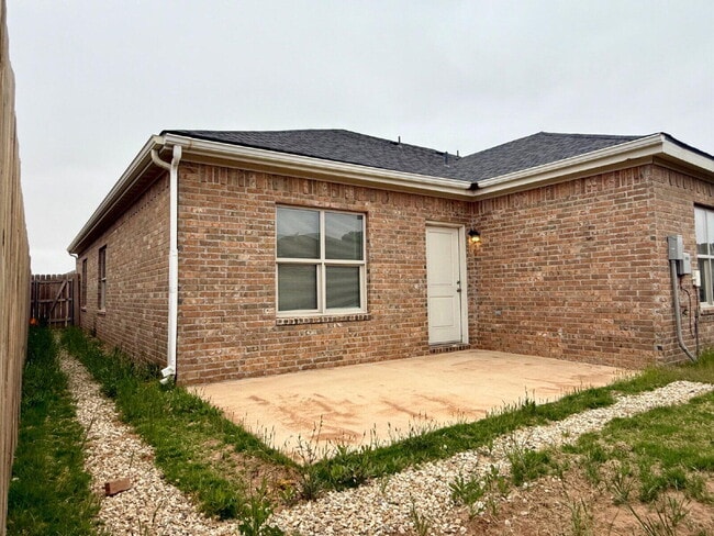 Building Photo - 5703 Kemper St
