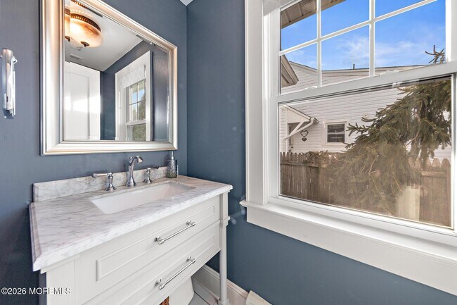 Building Photo - 49 Jackson St