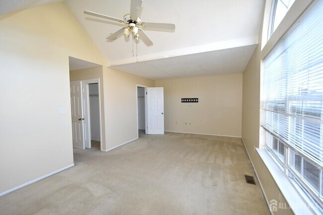 Building Photo - 56 Sassafras Ct
